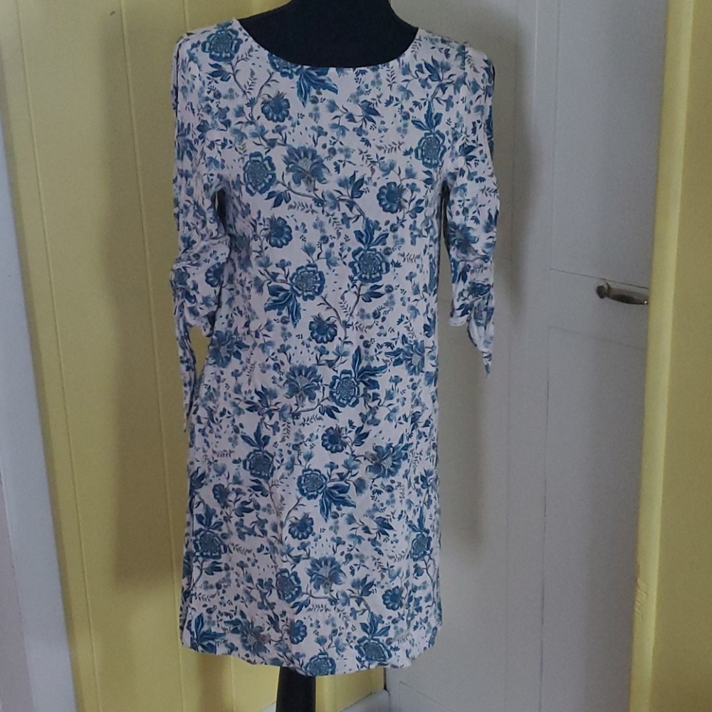 H&M mini dress blue floral size 2